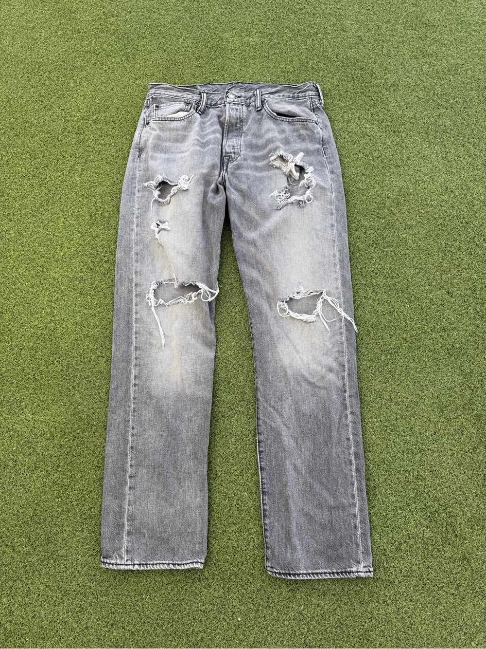 RARE MODERN Y2K 2000s GREY LEVIS CUSTOM DISTRESSED 32x32 RED TAG EMO PANTS